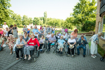 Rodziny i przyjaciele w DPS Piła 