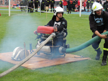 Widowiskowe zmagania druhów z OSP na stadionie przy Okrzei w Pile