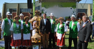 Wieniec dożynkowy powiatu pilskiego najładniejszy w Wielkopolsce 