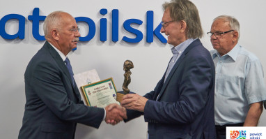 Wiceprzewodniczący Henryk Stokłosa uhonorowany za patriotyczną i obywatelską pracę organiczną.