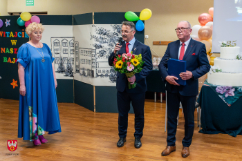 gratulacje z okazji jubileuszu złożył Kazimierz Sulima, etatowy członek Zarządu Powiatu w Pile