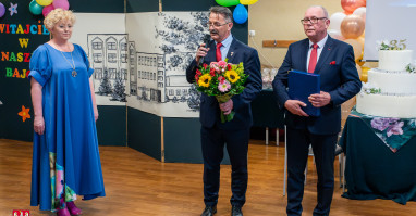 gratulacje z okazji jubileuszu złożył Kazimierz Sulima, etatowy członek Zarządu Powiatu w Pile