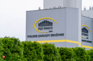 wizyta Zarządu Powiatu w Pile w  Polskich  Zakładach Zbożowych 