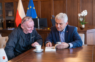 autor książki z wizytą u starosty pilskiego 