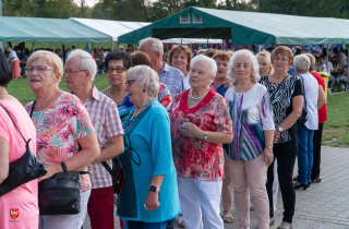 piknik seniorów na stadionie przy Okrzei w Pile 