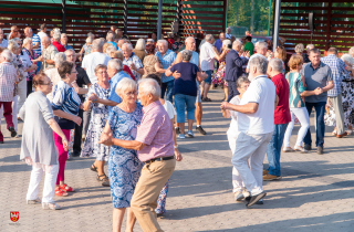 piknik seniorów na stadionie przy Okrzei w Pile 