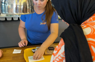 młodzież odbywa praktyki w restauracjach